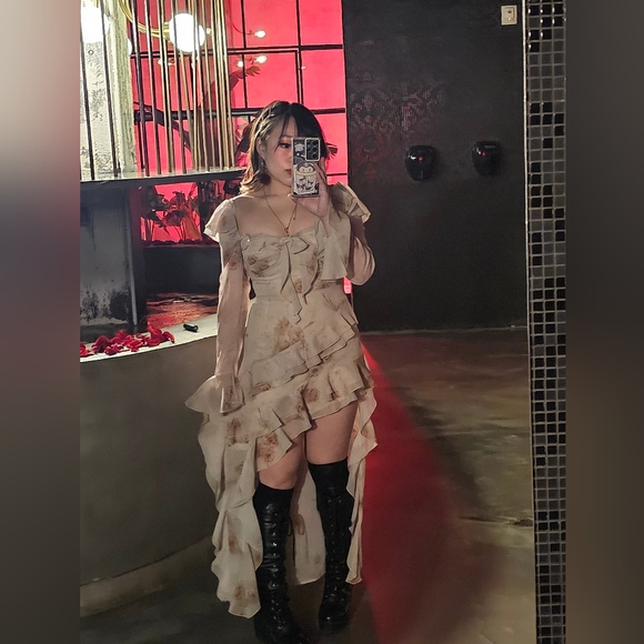 Meet your Posher, Tiffany - Picture 2 of 2